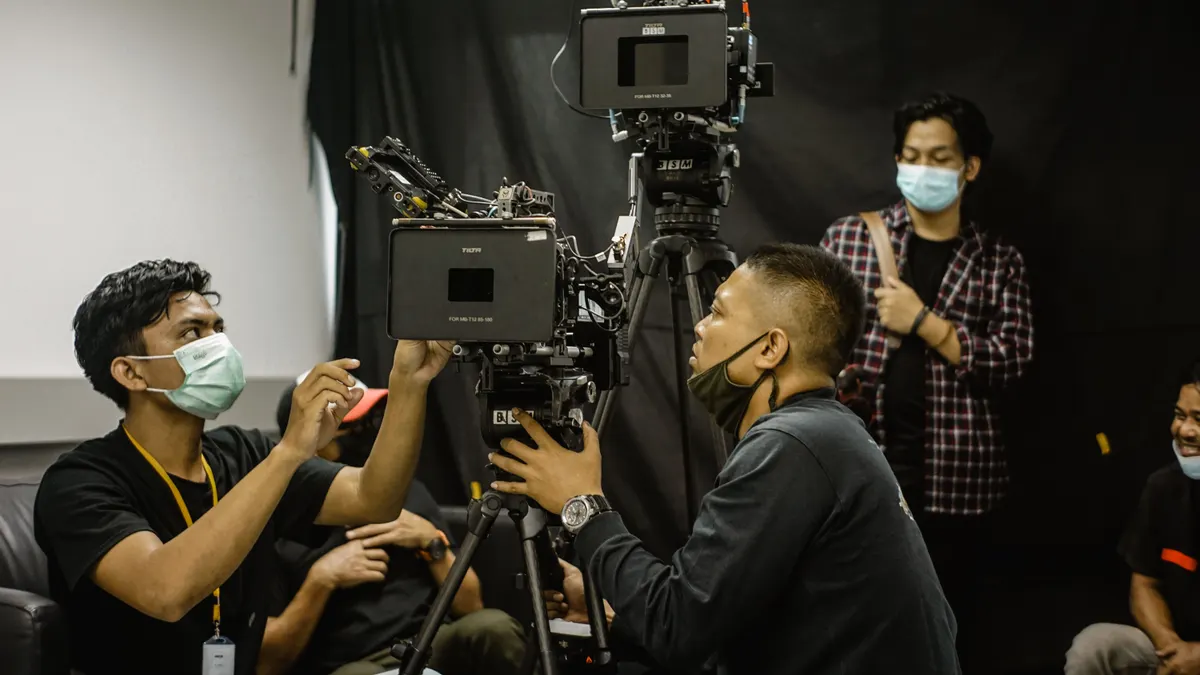 Cámara de cine montada en un rig